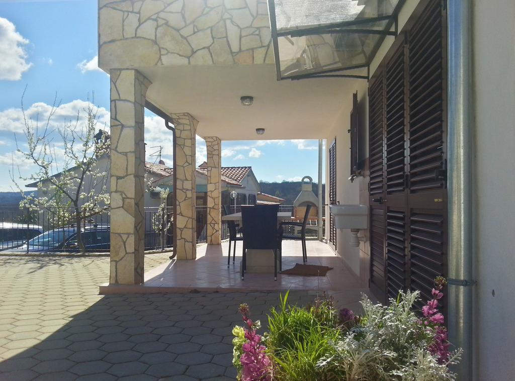 Villa Lara Karojba Cameră foto