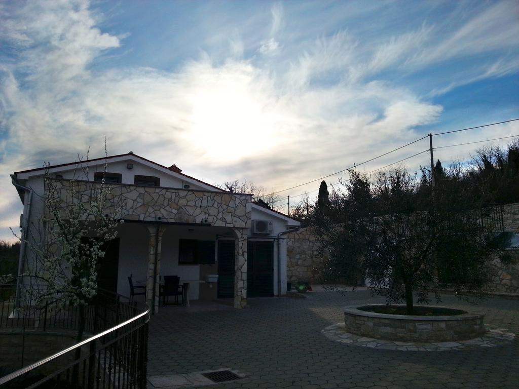 Villa Lara Karojba Cameră foto
