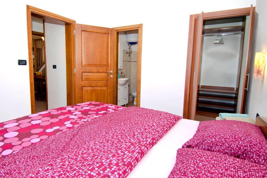 Villa Lara Karojba Cameră foto