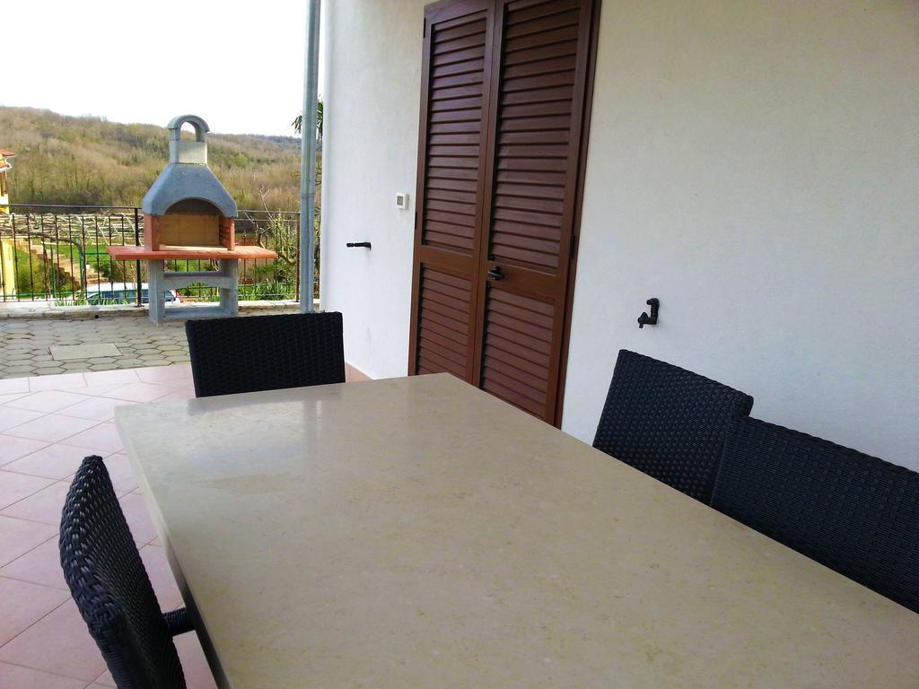 Villa Lara Karojba Cameră foto
