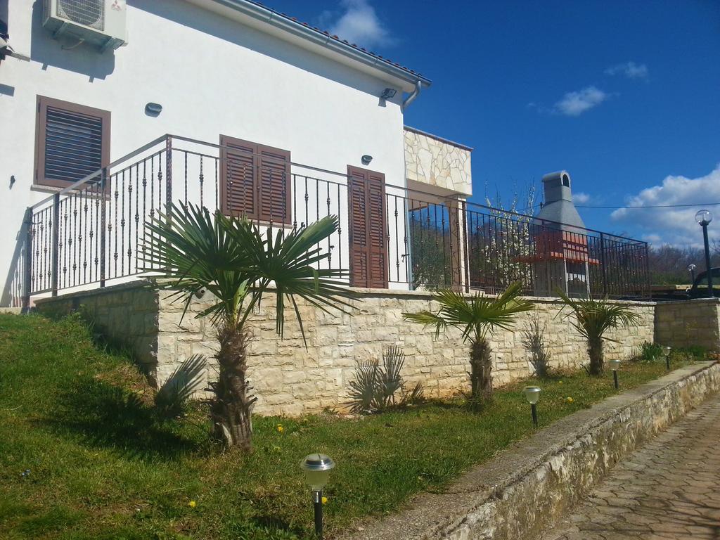 Villa Lara Karojba Cameră foto